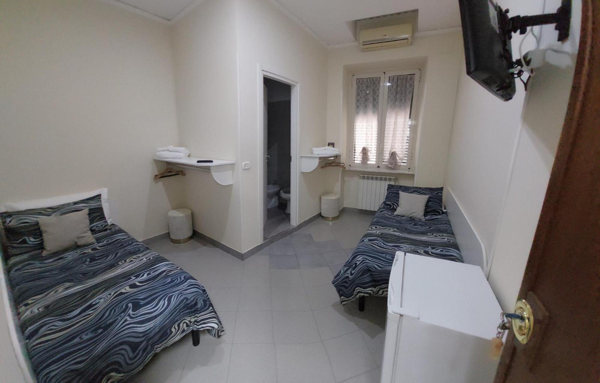 A Due Passi Da Dante Bed and Breakfast Napels Buitenkant foto