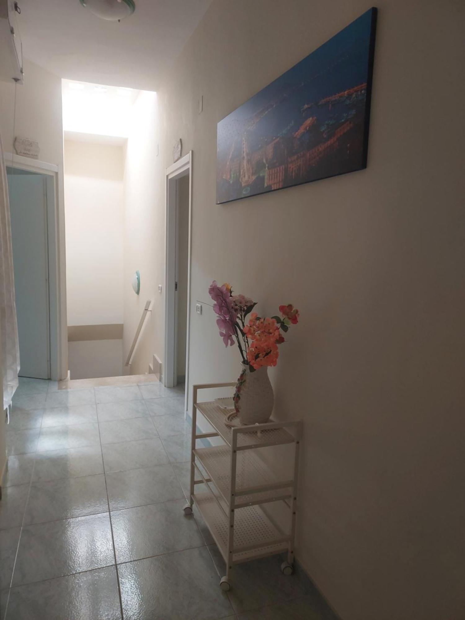 A Due Passi Da Dante Bed and Breakfast Napels Buitenkant foto
