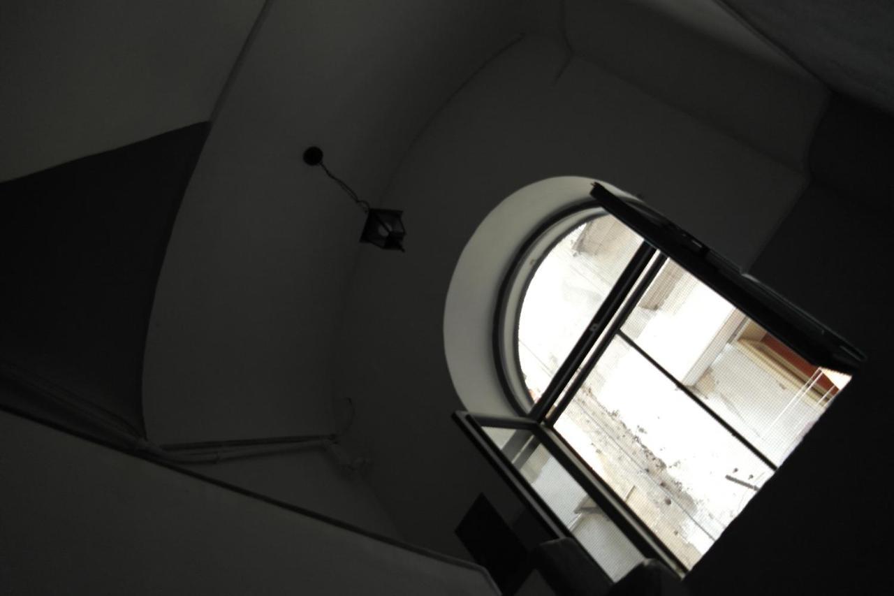 A Due Passi Da Dante Bed and Breakfast Napels Buitenkant foto