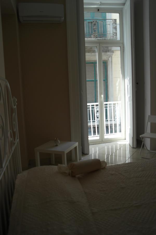 A Due Passi Da Dante Bed and Breakfast Napels Buitenkant foto