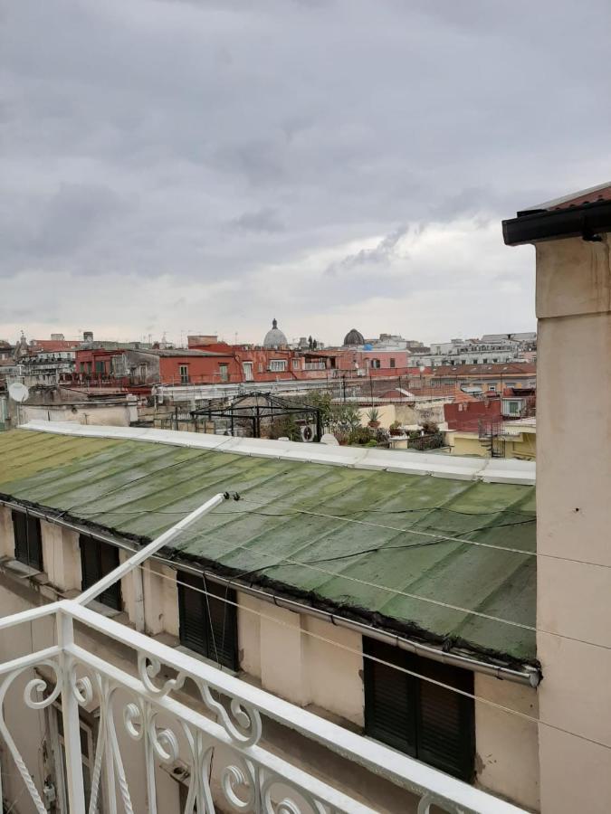 A Due Passi Da Dante Bed and Breakfast Napels Buitenkant foto
